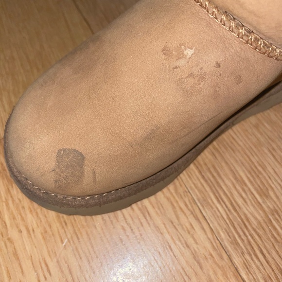 Used Uggs - Picture 3 of 5